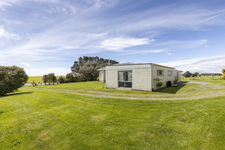 Photo of property in 260 Main North Road, Motunui, Waitara, 4383