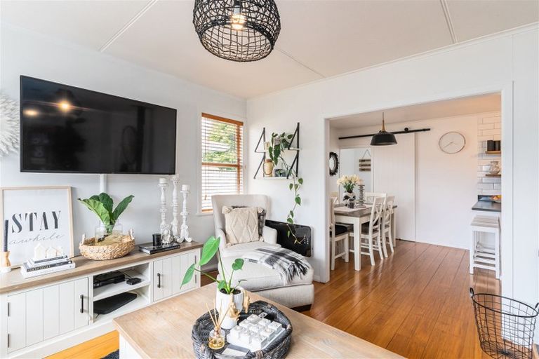 Photo of property in 6 Newhaven Place, Roslyn, Palmerston North, 4414