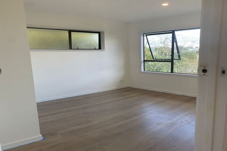 Photo of property in 1/99 Archers Road, Hillcrest, Auckland, 0629