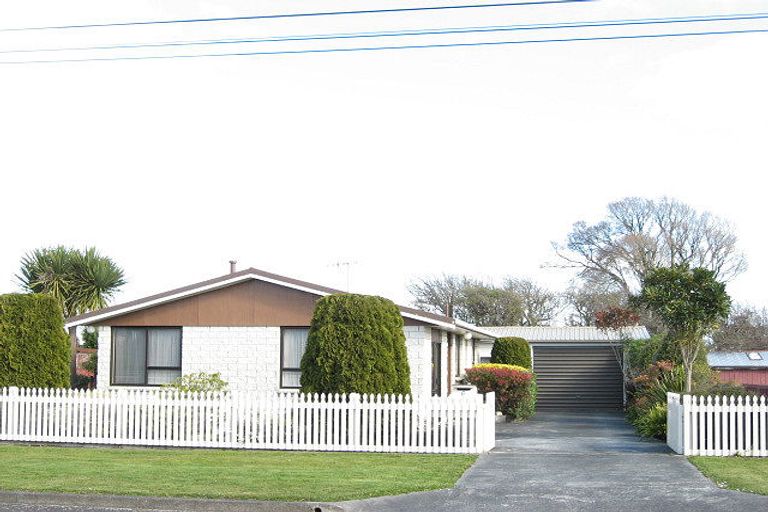 Photo of property in 6 Oaklea Avenue, Marton, 4710