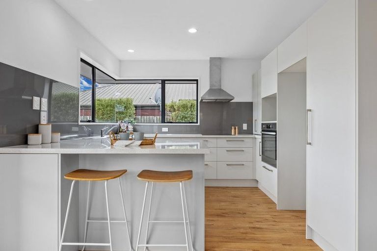 Photo of property in 2/14 Farquhars Road, Redwood, Christchurch, 8051