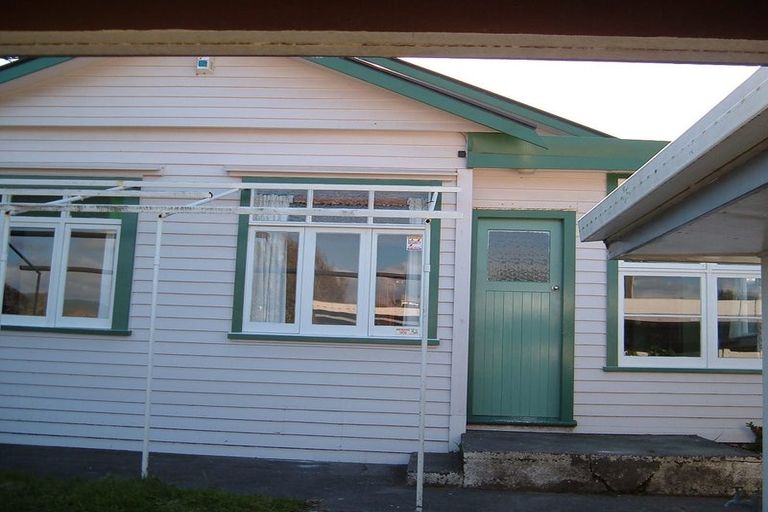 Photo of property in 64 Seaview Road, Paraparaumu Beach, Paraparaumu, 5032