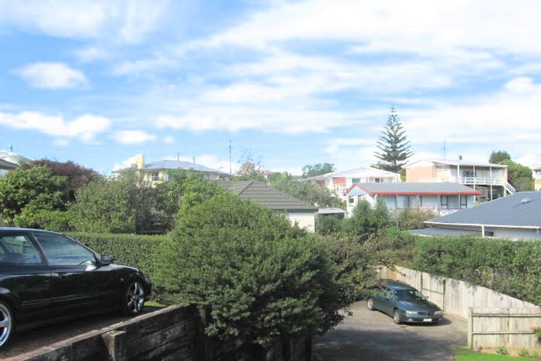 Photo of property in 1/12 Mccahill Views, Botany Downs, Auckland, 2010