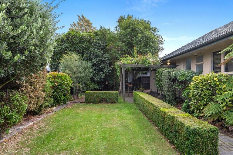 Photo of property in 12 Saint Ives Street, Harewood, Christchurch, 8051