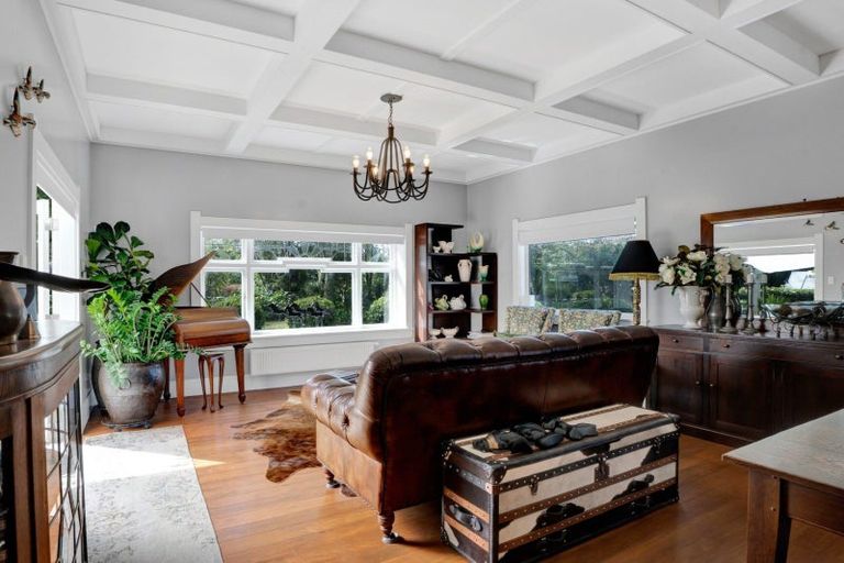 Photo of property in 500 Richmond Road, Lepperton, New Plymouth, 4373