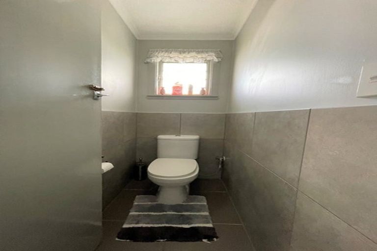 Photo of property in 10 Hinau Street, New Lynn, Auckland, 0600