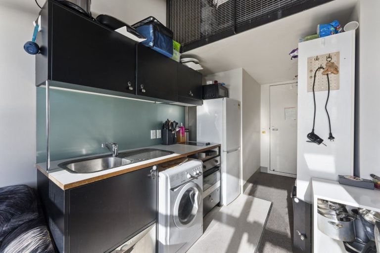 Photo of property in Urbane Apartments, 31/29 Webb Street, Mount Cook, Wellington, 6011