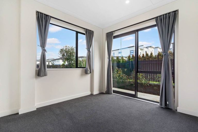 Photo of property in 44e Westgate Drive, Westgate, Auckland, 0614