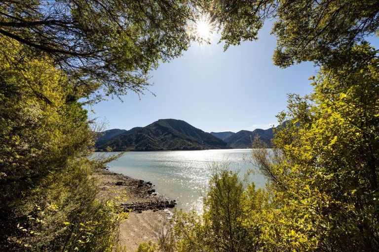 Photo of property in 700 Moetapu Bay Road, Moetapu Bay, Picton, 7282