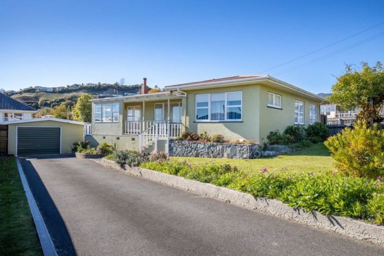 Photo of property in 25 Maitland Avenue, Stoke, Nelson, 7011