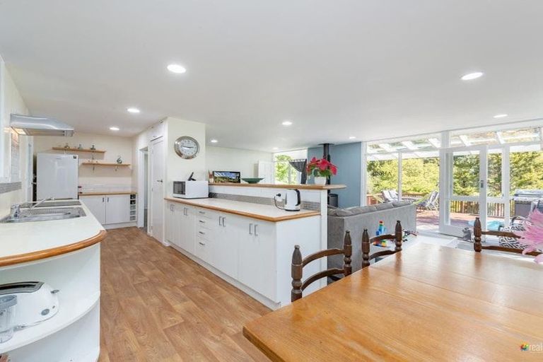 Photo of property in 15 Elmslie Road, Pinehaven, Upper Hutt, 5019