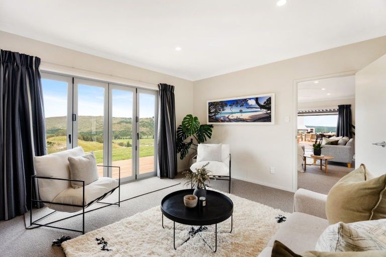 Photo of property in 92 Eskridge Drive, Eskdale, Napier, 4182