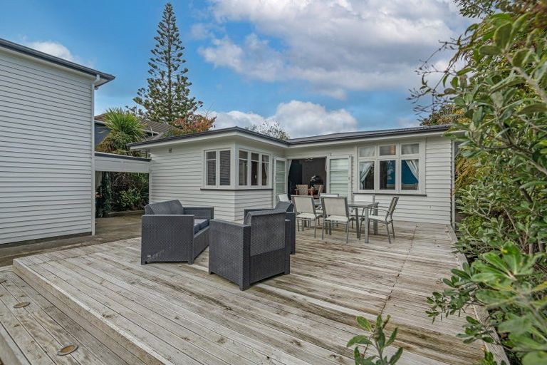 Photo of property in 5 Featherston Street, Takaro, Palmerston North, 4412