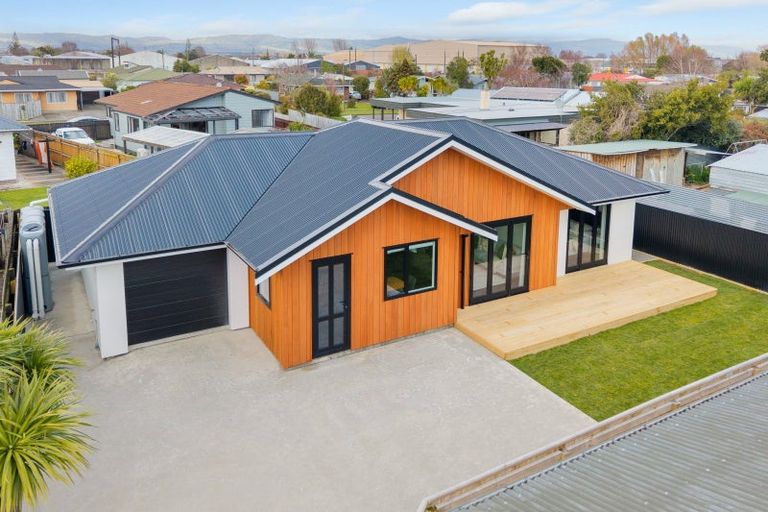 Photo of property in 40a Raglan Avenue, Cloverlea, Palmerston North, 4412