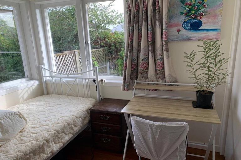 Photo of property in 15 Karamu Street, Te Atatu Peninsula, Auckland, 0610