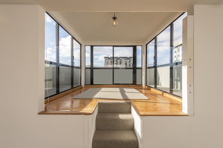 Photo of property in 3/2 Macdonald Crescent, Te Aro, Wellington, 6011