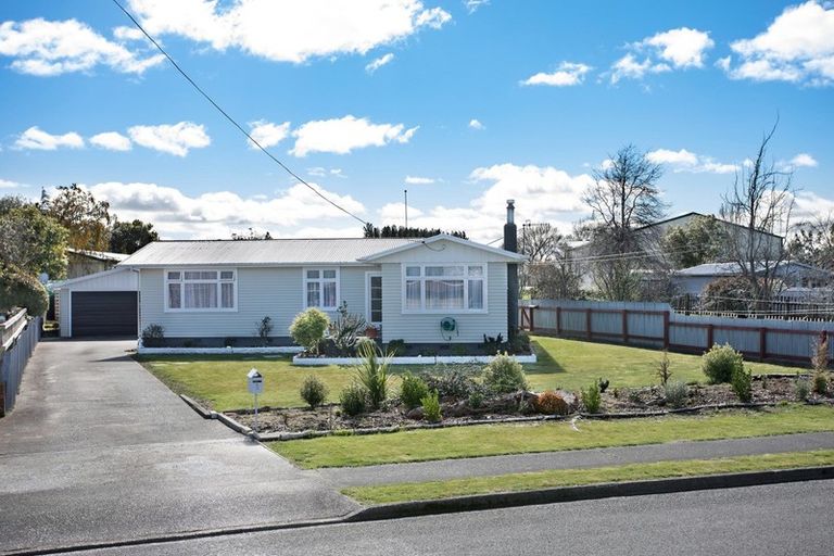 Photo of property in 1 Oaklea Avenue, Marton, 4710