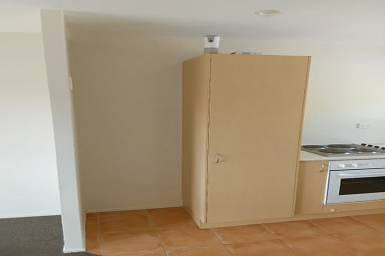 Photo of property in 6/44 Fields Parade, Oteha, Auckland, 0632