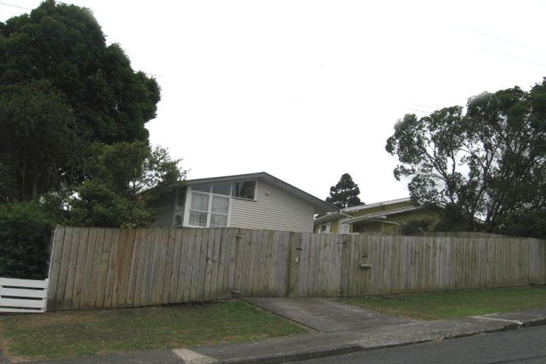 Photo of property in 17 Saffron Street, Birkdale, Auckland, 0626