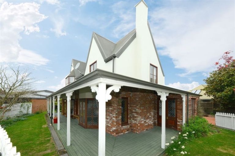Photo of property in 16 Glenburn Place, Avonhead, Christchurch, 8042