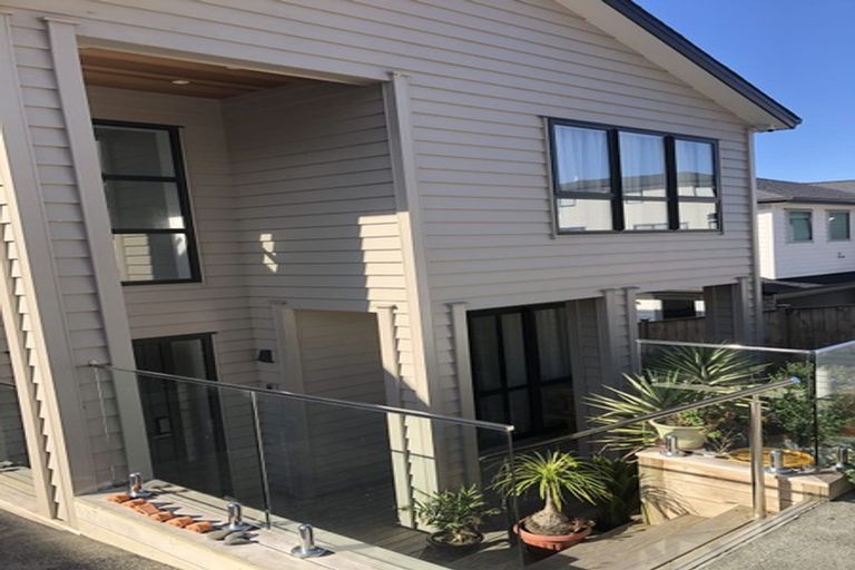 Photo of property in 20 Para Close, Fairview Heights, Auckland, 0632
