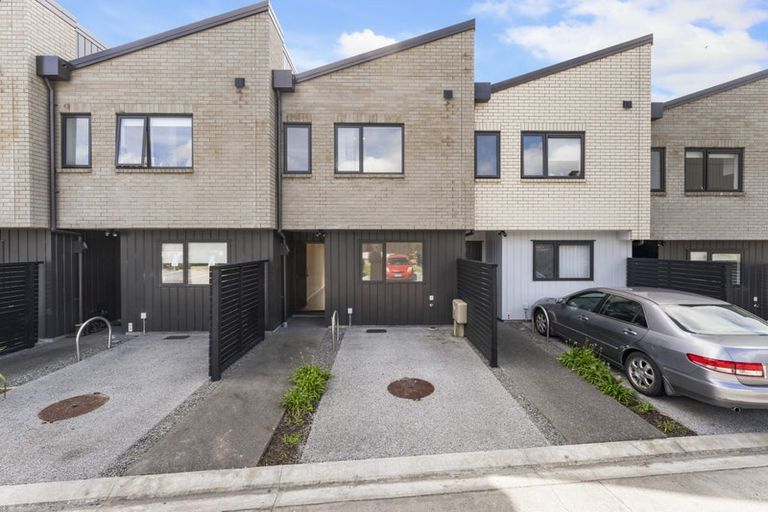 Photo of property in 11/28 Westgate Drive, Westgate, Auckland, 0614