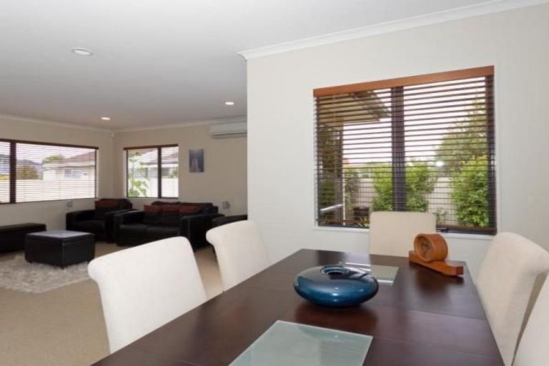 Photo of property in 9a Oxford Street, Taradale, Napier, 4112