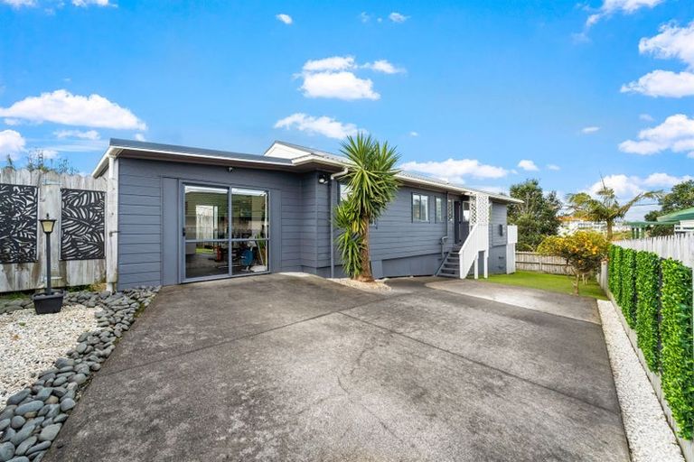 Photo of property in 44 Penton Road, Stanmore Bay, Whangaparaoa, 0932