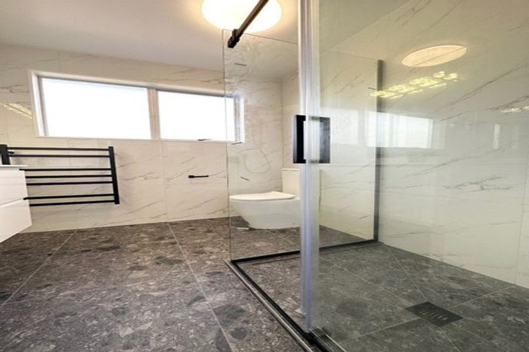 Photo of property in 365 Don Buck Road, Massey, Auckland, 0614