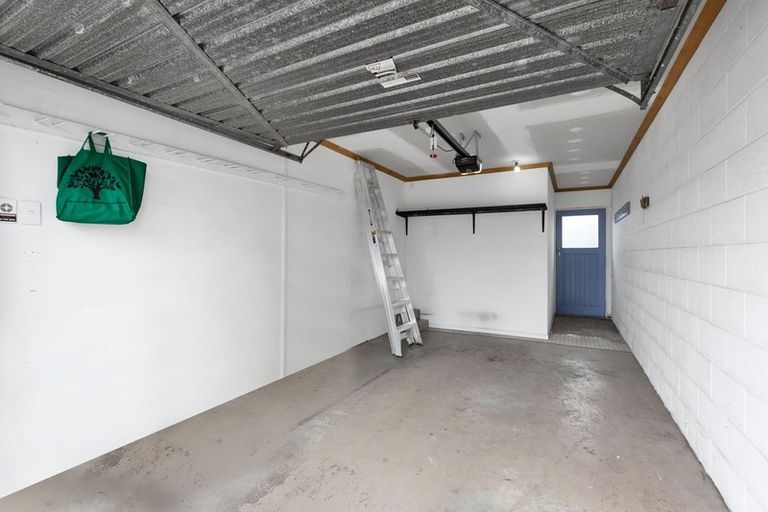 Photo of property in 2/6 Hood Place, Spotswood, New Plymouth, 4310