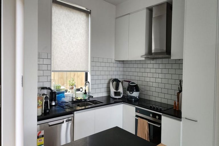 Photo of property in 15/62u Spenmoor Street, Newlands, Wellington, 6037