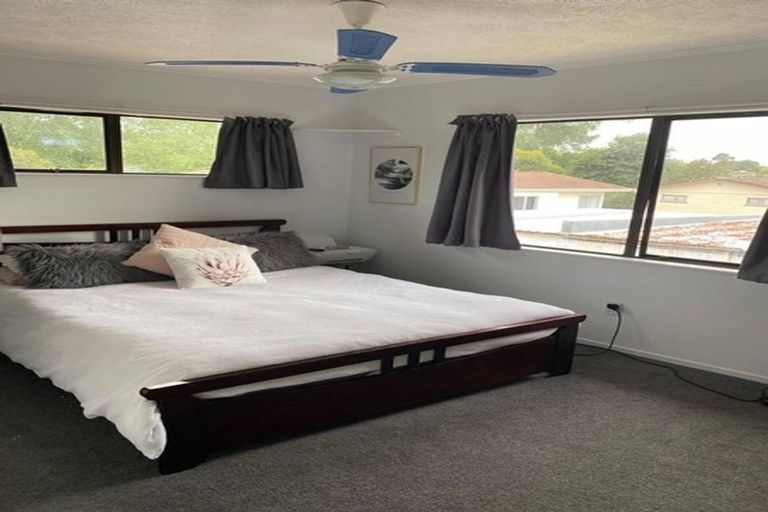 Photo of property in 72a Borich Road, Sunnyvale, Auckland, 0612