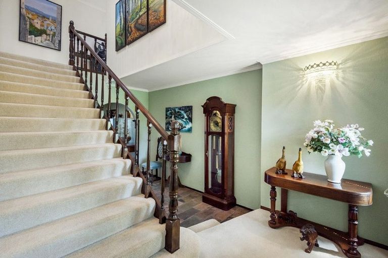 Photo of property in 32 Onetaunga Road, Chatswood, Auckland, 0626