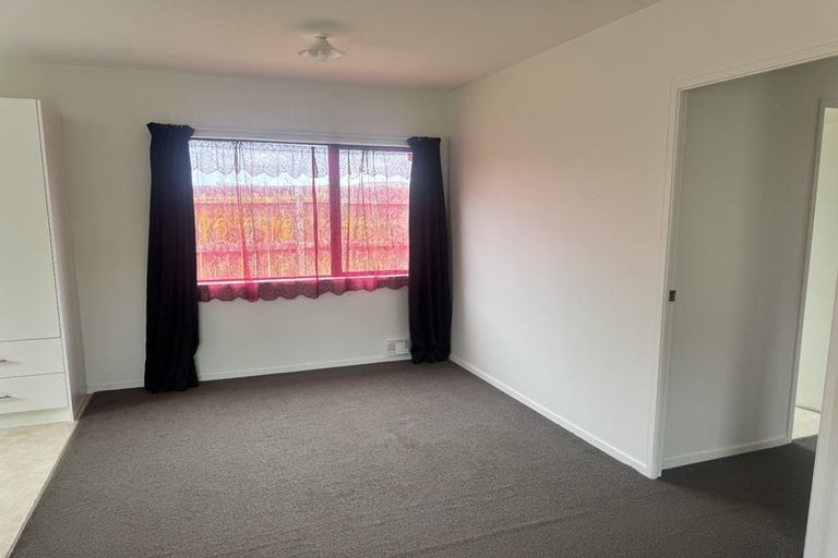 Photo of property in 399b Roscommon Road, Clendon Park, Auckland, 2103