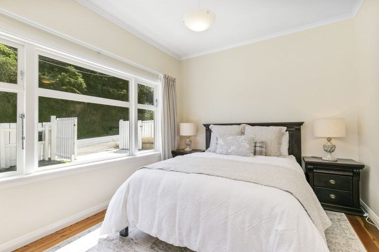 Photo of property in 121 Severn Street, Island Bay, Wellington, 6023