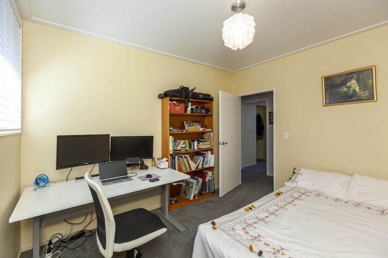 Photo of property in 72 Kakariki Grove, Waikanae, 5036