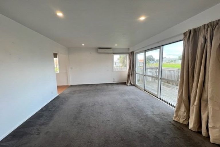 Photo of property in 9 Rush Place, Mangere, Auckland, 2022