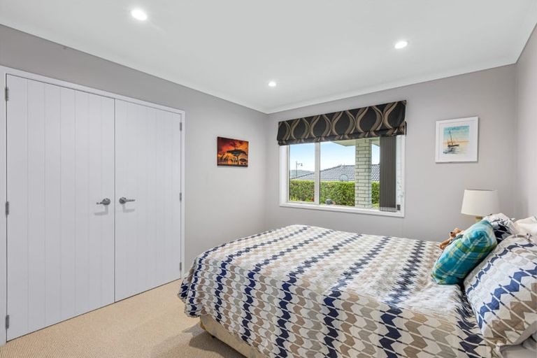 Photo of property in 15 Seaview Crescent, Hatfields Beach, Orewa, 0931
