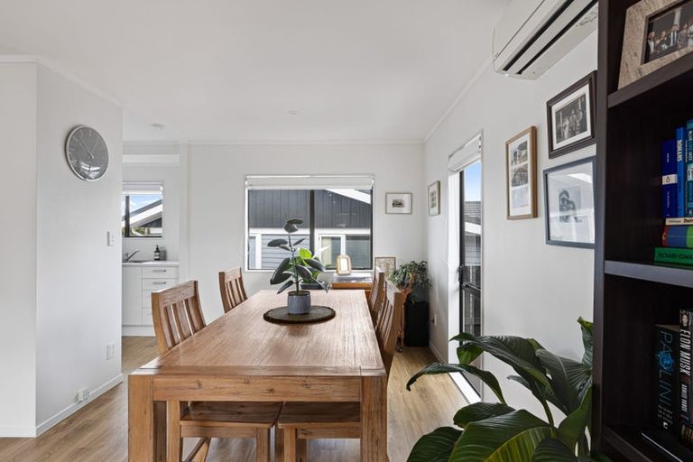 Photo of property in 13 Matipo Road, Te Atatu Peninsula, Auckland, 0610
