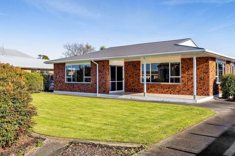 Photo of property in 25 Victoria Street, Hawera, 4610