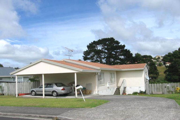 Photo of property in 6 Rook Place, Unsworth Heights, Auckland, 0632