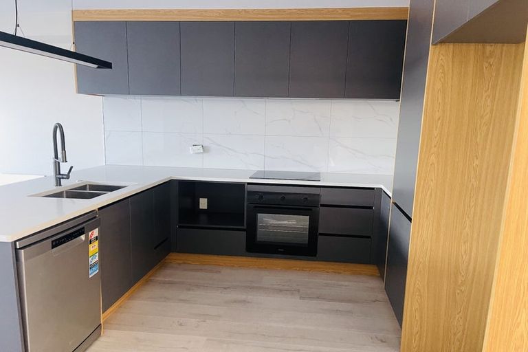 Photo of property in 18 Mene Way, Karaka, 2113