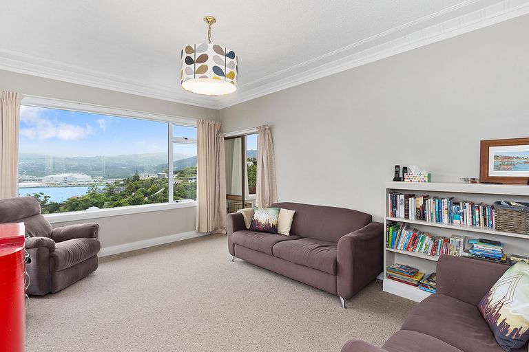 Photo of property in 105 Larnach Road, Vauxhall, Dunedin, 9013
