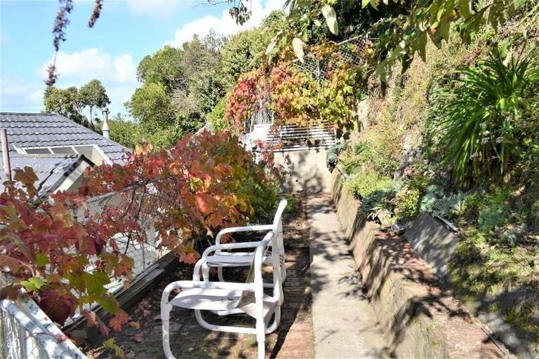 Photo of property in 47 Garden Road, Northland, Wellington, 6012