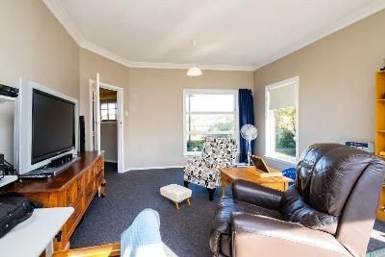Photo of property in 12 Gebbie Road, Taradale, Napier, 4112