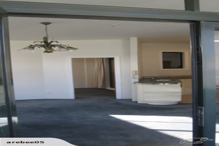 Photo of property in Endeavour Apartments, 13/125u Thorndon Quay, Pipitea, Wellington, 6011