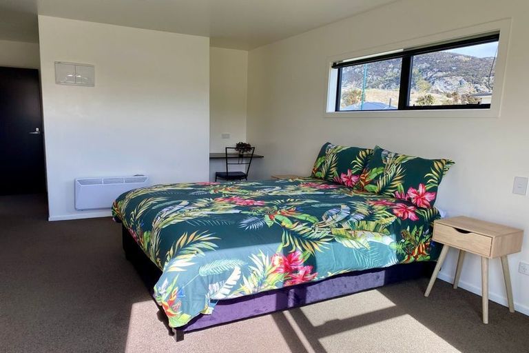 Photo of property in 19 Kingfisher Crescent, Albert Town, Wanaka, 9305