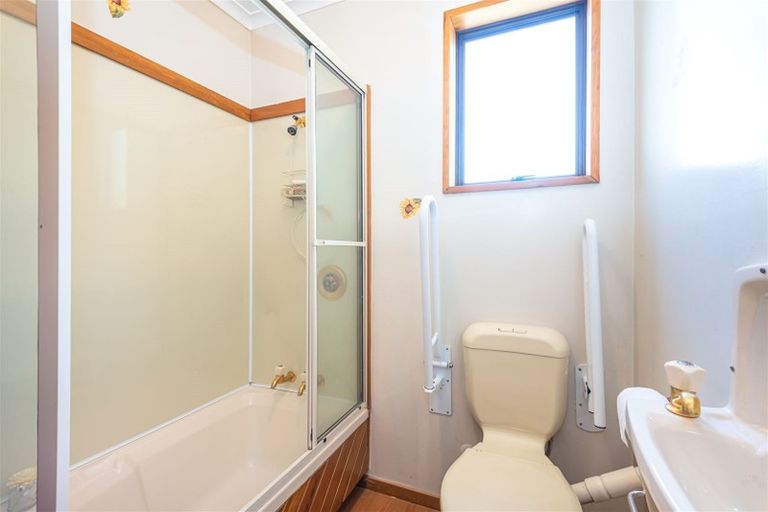 Photo of property in 17 Ridder Place, Halswell, Christchurch, 8025