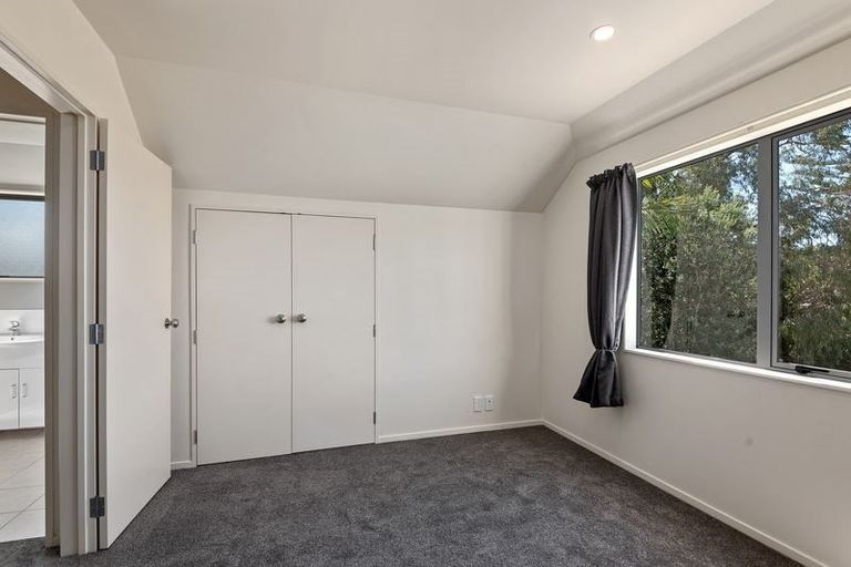 Photo of property in 3/28 Holiday Road, Stanmore Bay, Whangaparaoa, 0932