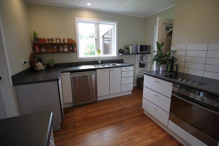 Photo of property in 7 Percival Road, Paraparaumu Beach, Paraparaumu, 5032